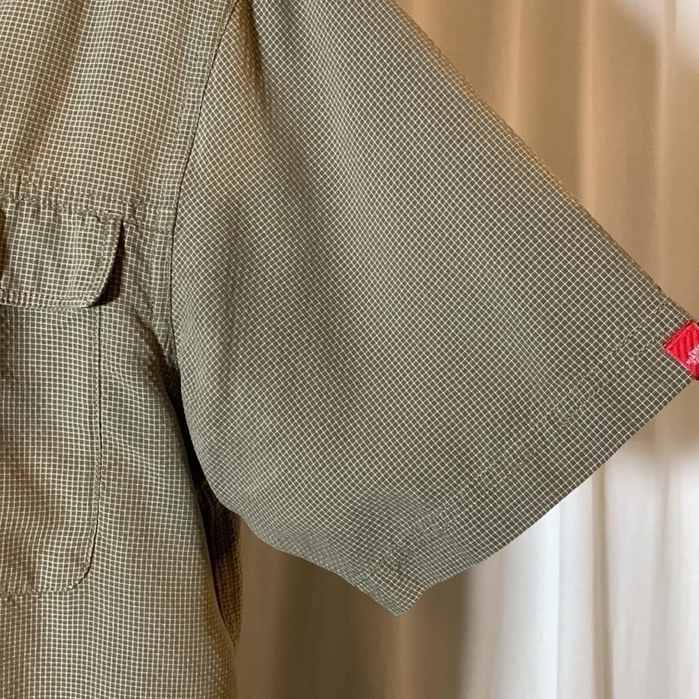 The North Face Casual Lightweight Button Down Shirt, S
